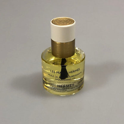 エルメス ネイルカラー レ マン エルメス ユイル ドゥ ソワン  ネイル＆キューティクルオイル 15ml HERMES【AFI29】【中古】