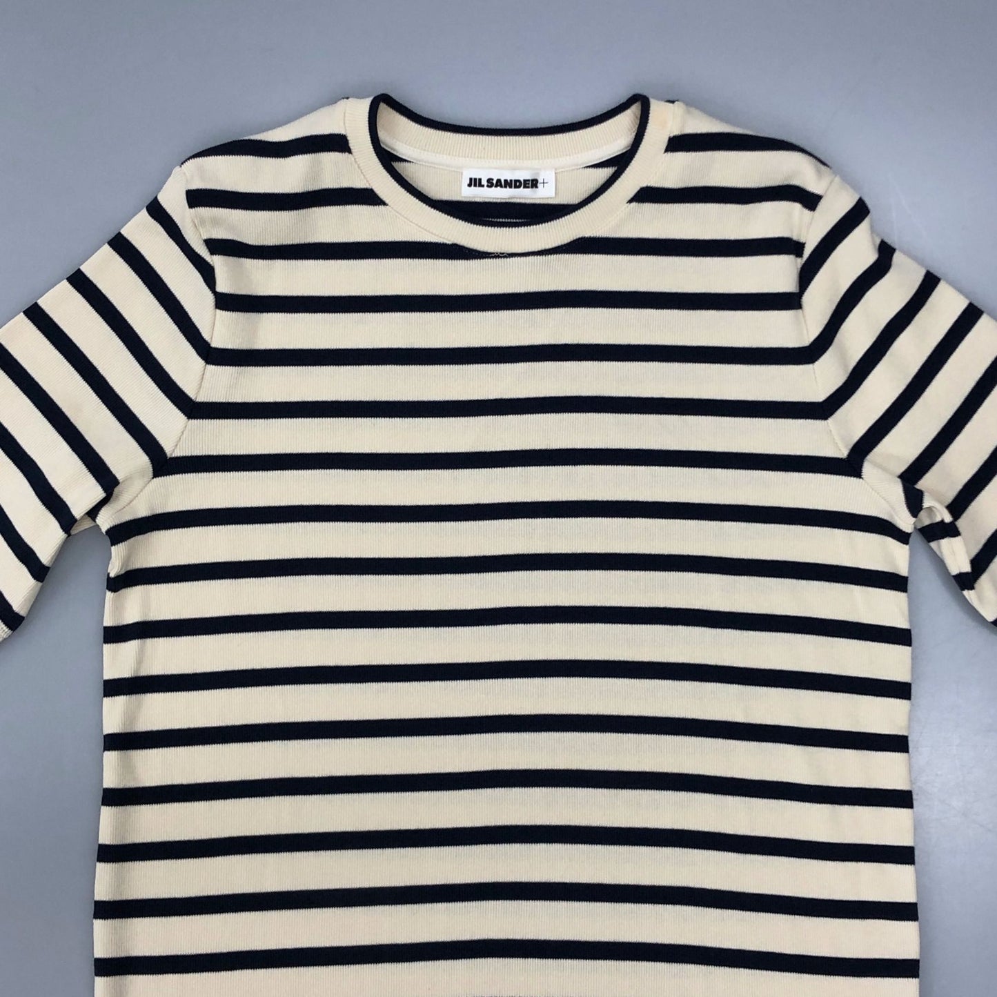 新品同様◆ジルサンダー+24SS  Tシャツ リブ コットン ジャージー ボーダー バックパッチ レディース サイズL ホワイト系 JIL SANDER+ 【AFB8】