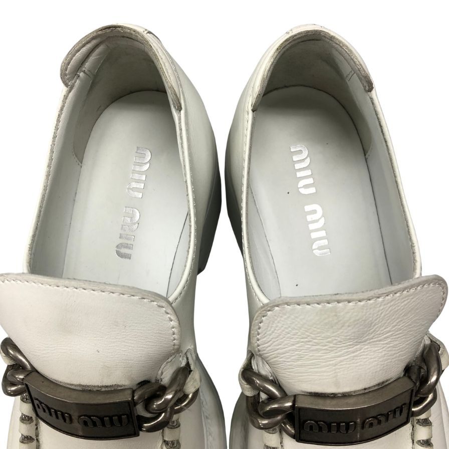 ミュウミュウ チャンキーローファー ロゴプレート  ホワイト サイズ 35 miumiu 約21.5cm【AFD12】