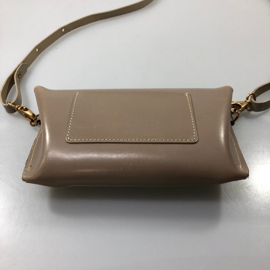 グレンロイヤル ショルダーバッグ ミディアムパース グレージュ ブライドルレザー ゴールド金具 メンズ GLENROYAL【AFI1】