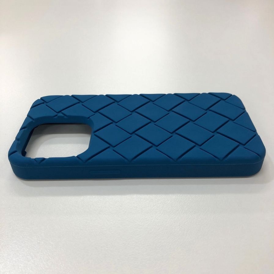 ボッテガヴェネタ iPhoneケース iPhone15Pro ラバー イントレチャート ブルー系 BOTTEGA VENETA【AFI10】【中古】