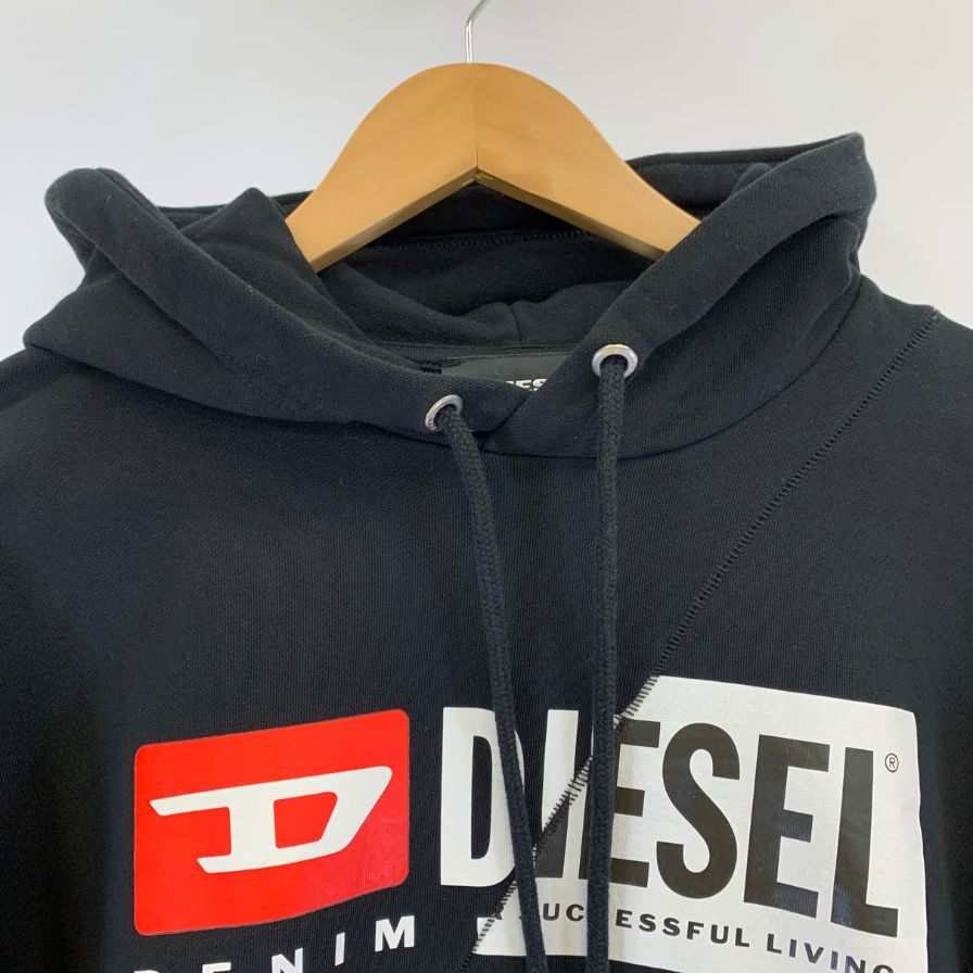 美品◆ディーゼル プリントロゴ入り プルオーバーパーカー ブラック サイズL DIESEL 【AFB16】
