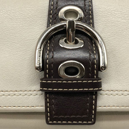 コーチ バックル付きレザー二つ折り財布 ホワイト COACH【AFI19】
