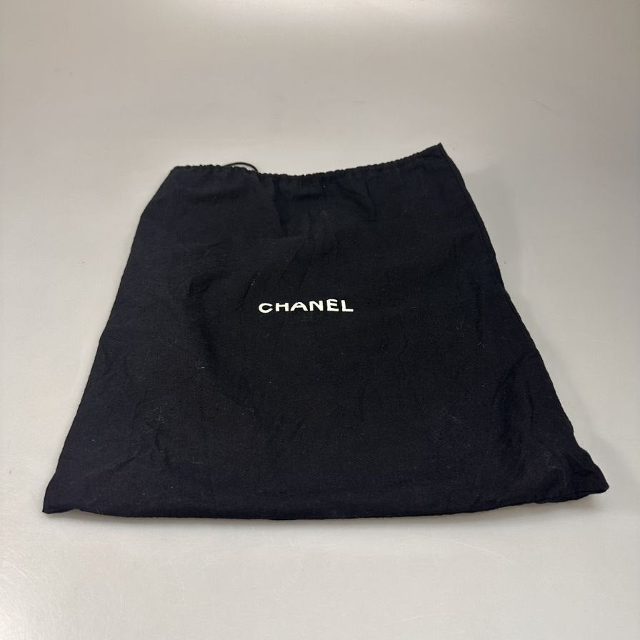 シャネル キャビアスキン バニティバッグ ゴールドジップ ココマーク ブラック CHANEL【AFE4】