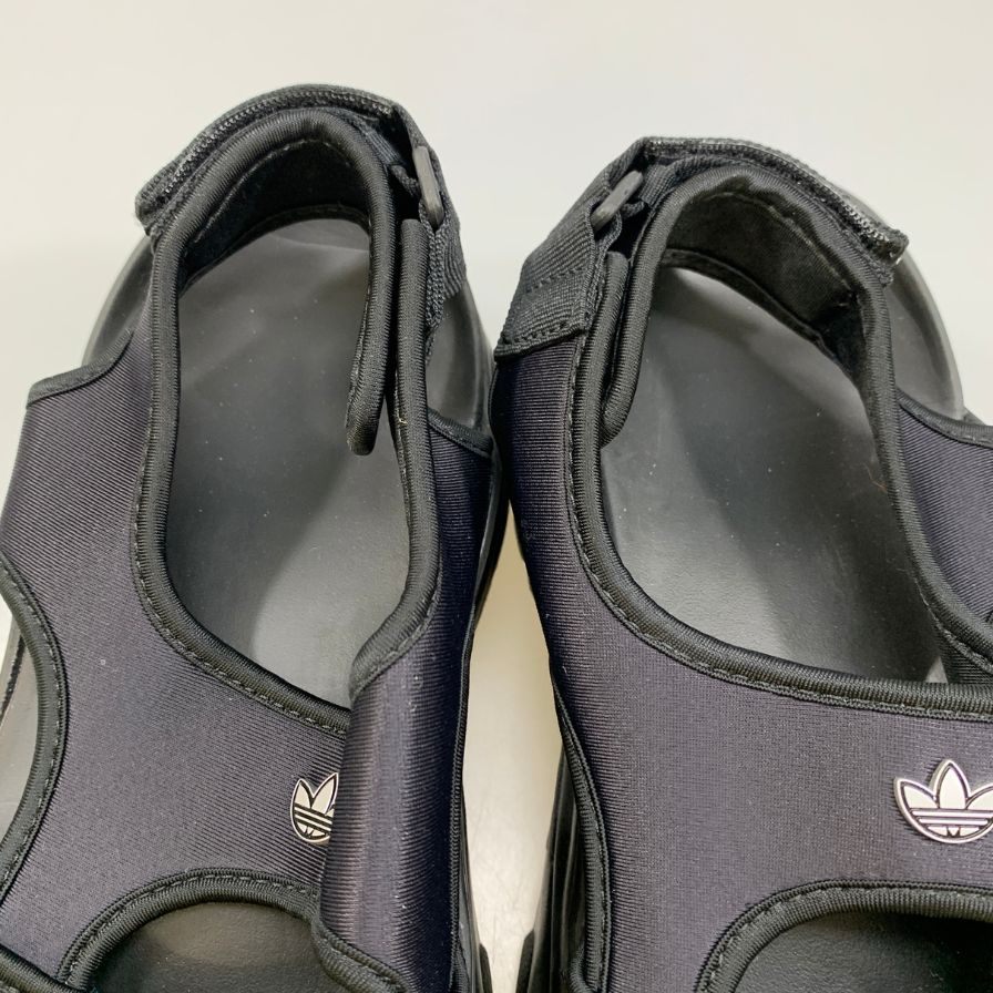 アディダス オズガイア サンダル ブラック メンズ 26.5㎝ JI2824 ADIDAS 約26.5cm【AFC42】