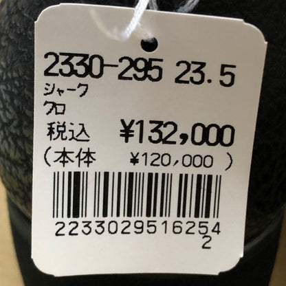 新宿屋 レザーパンプス シャーク 2330-295 23.5cm ブラック【7F3-2】