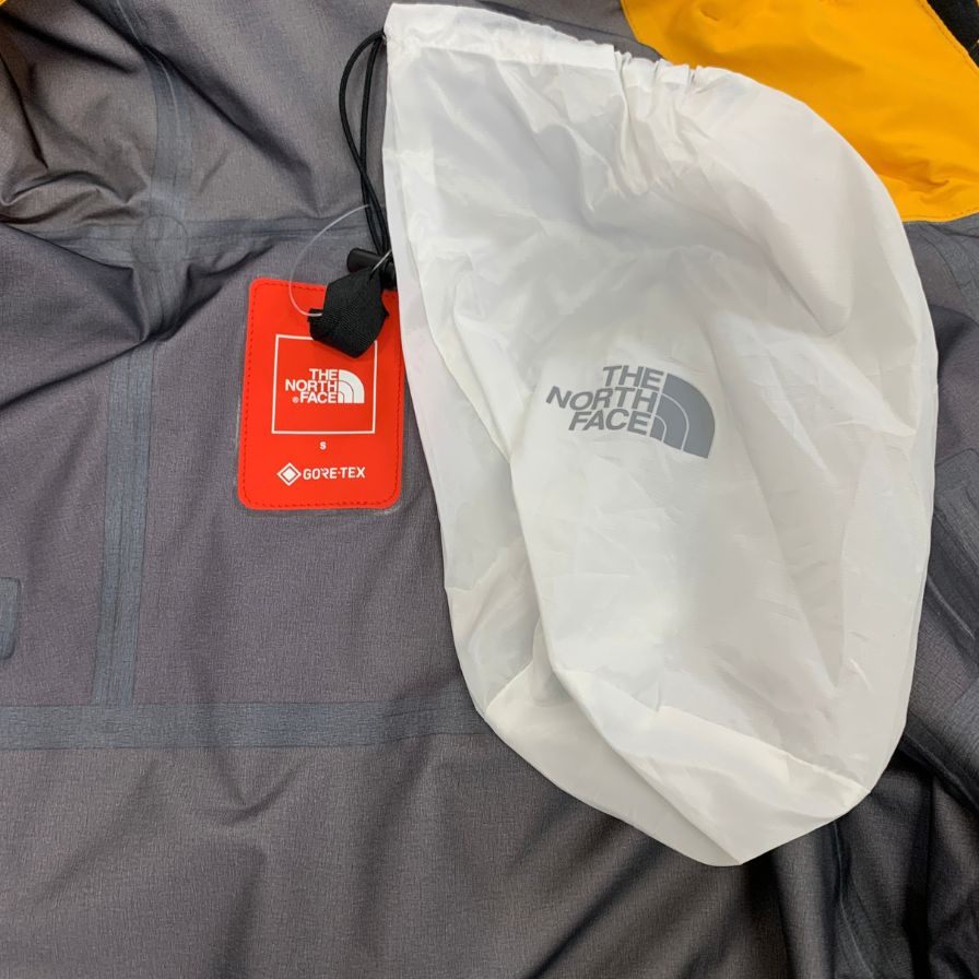 新品同様◆ザ ノースフェイス マウンテンパーカー Raintex Hoodie バイカラー メンズ サイズS NP62561R THE NORTH FACE 【AFB32】