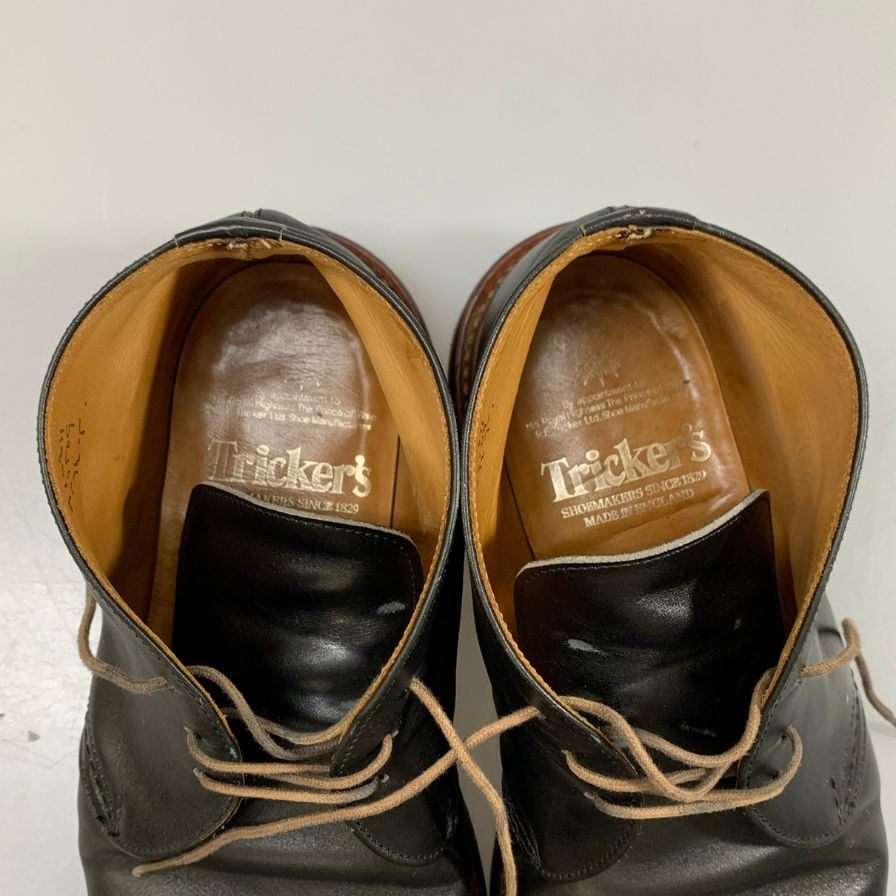 トリッカーズ M7509 チャッカブーツ メダリオン ダイナイトソール ブラック サイズ7.5 メンズ TRICKER'S ブーツ 約26.0cm【LA】【中古】