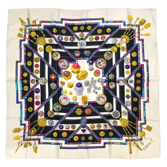 エルメス スカーフ カレ90 お針子さん PETIT MAIN ホワイト系 HERMES【AFI18-2】