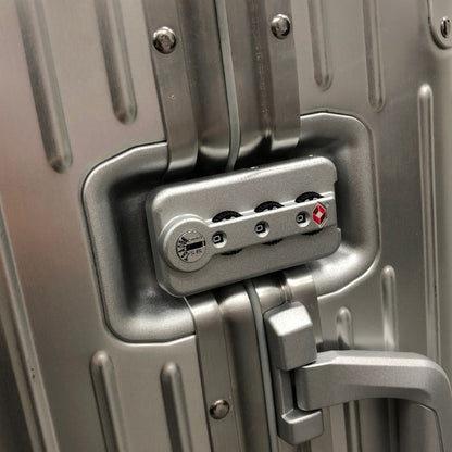 リモワ キャリーケース オリジナル キャビン プラス 4輪 スーツケース 925.56.00.4 シルバー 49L Rimowa【AFE13】