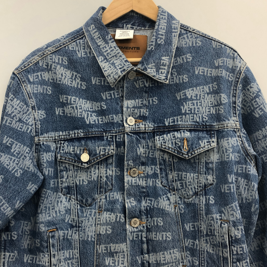 中古◆ヴェトモン ロゴ入りデニムジャケット メンズ ブルー サイズXS VETEMENTS 【AFF20】