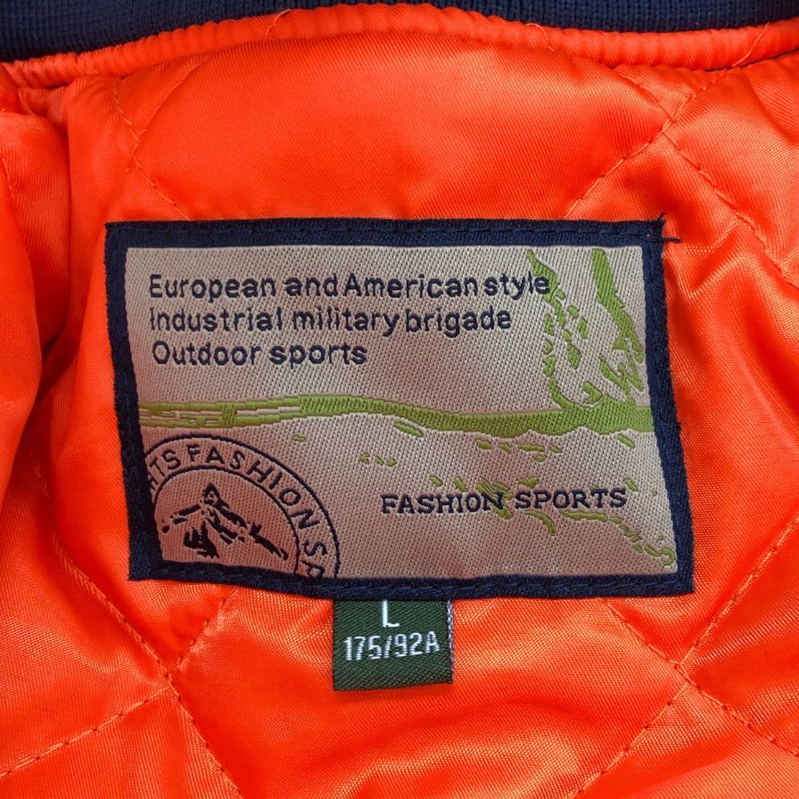 美品◆ノーブランド MA-1 中綿 フライト ジャケット ボンバー キルティング 刺繍 ロゴ ネイビー メンズ サイズL FASHION SPORTS FREEDOM ROAM 【AFA11】