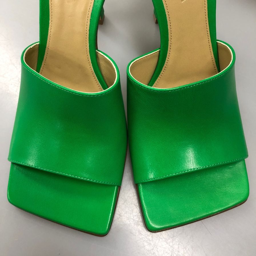 ボッテガヴェネタ パンプス ストレッチサンダル ミュール ラムレザー グリーン系 サイズ35.5 BOTTEGA VENETA 約22.5cm【AFD7】