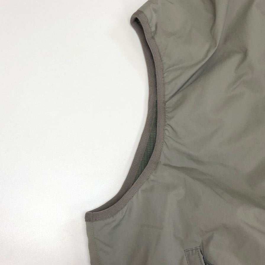 新品同様◆ダイワピア39 リバーシブルベスト TECH REVERSIBLE MIL ECWCS STAND VEST グレーカーキ メンズ サイズM BE-62023WDAIWA PIER39 【AFB4】