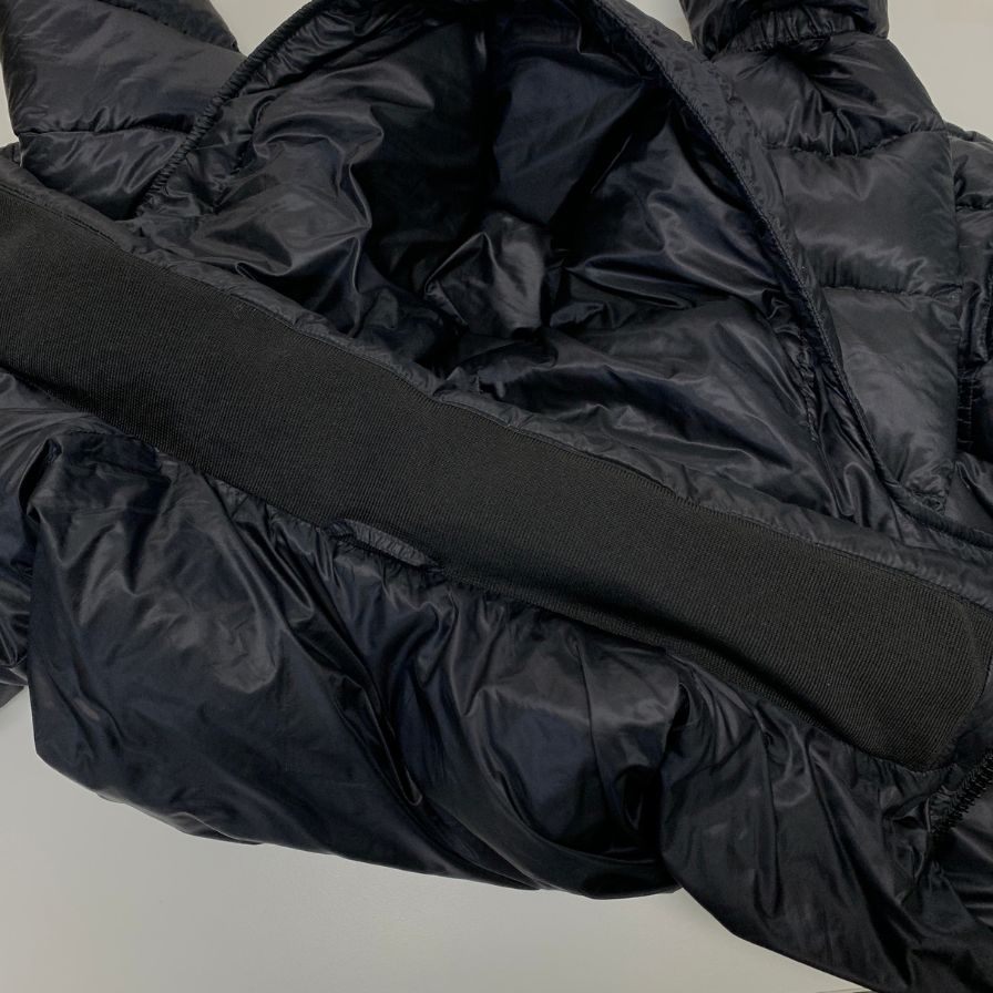 美品◆ヘルノ ダウンジャケット フーデッド PI0029U--12051-9300 メンズ ブラック サイズ48 HERNO 【AFA18】