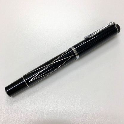 ペリカン 万年筆 M215 クラシック ダイヤライン ブラック×シルバー EF字 Pelikan【AFI22】