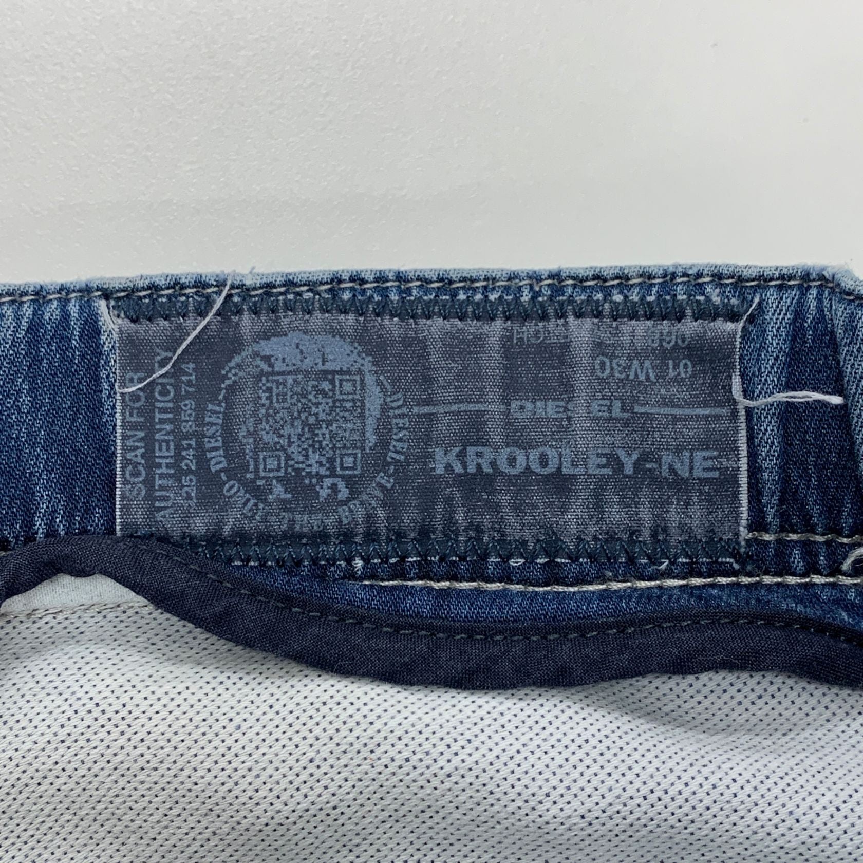 ディーゼル ストレッチデニム KROOLEY NE ダメージ ウエストゴム