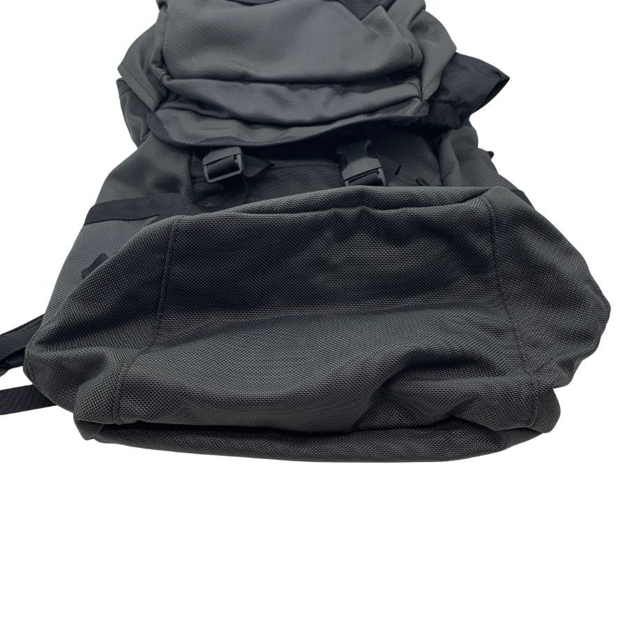 ブリーフィング トゥモローランド別注 バックパック NEO FLAP PACK グレー ナイロン USA製 BRIEFING【AFE11】