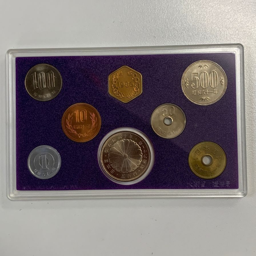 【2セット】大蔵省造幣局 昭和61年 1986 天皇陛下御在位六十年記念 500円白銅貨幣入り【AFB53】【中古】