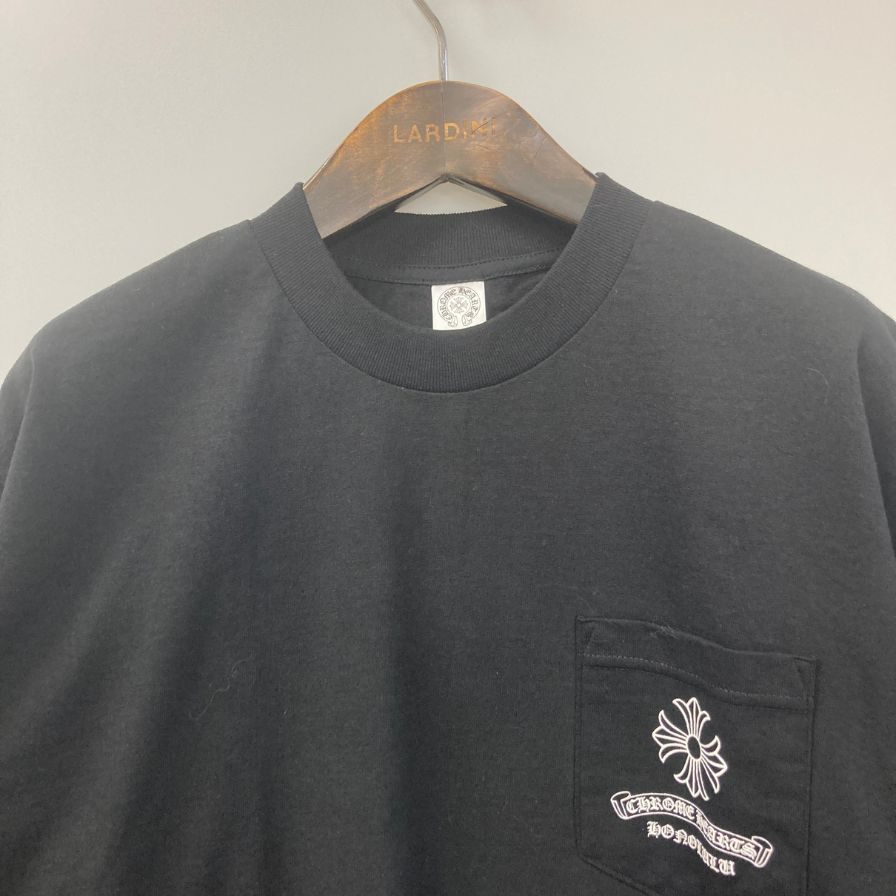 極美品◆クロムハーツ Tシャツ ポケットT 胸元ロゴ バックプリント クロス HONOLULU ブラック サイズL メンズ CHROME HEARTS 【AFB35】