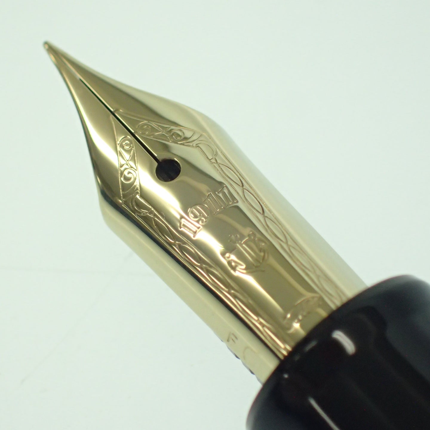 状况非常好 ◆ 水手钢笔成立 1911 年 金色 x 黑色 SAILOR [AFI5] 