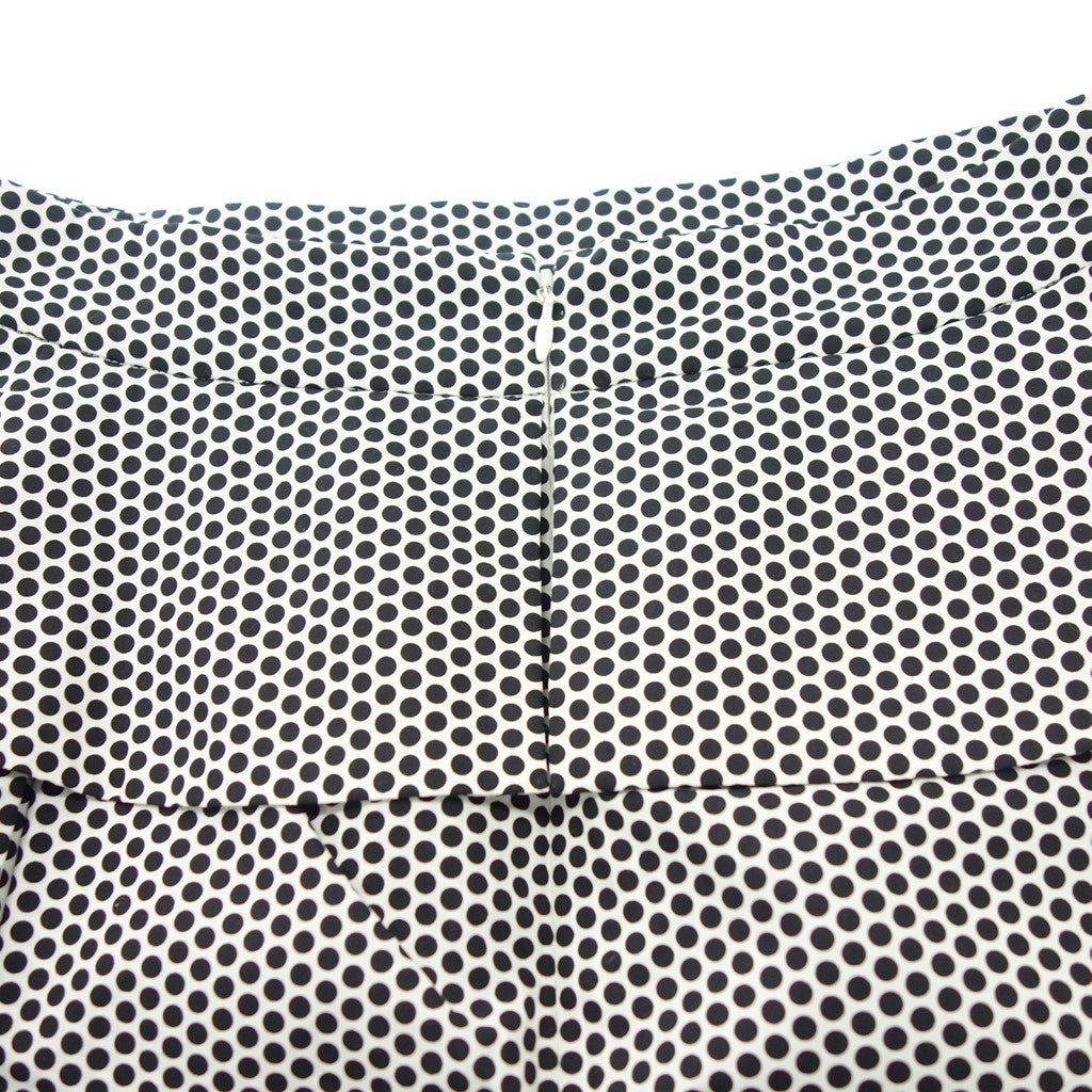 Like new◆CHANEL Skirt P60229 Coco Mark CC Logo Button Dot Ladies Black and White Size 36 CHANEL [AFB54] 