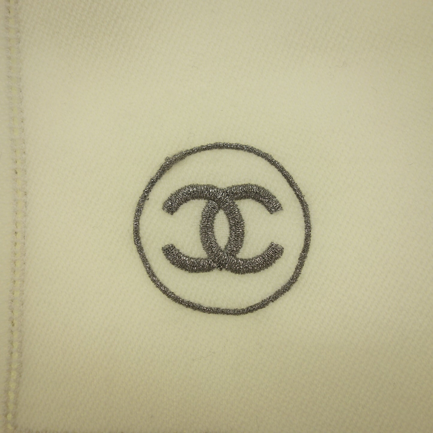 Used ◆ CHANEL Large Stole CC Wool 100% White CHANEL [AFI23] 