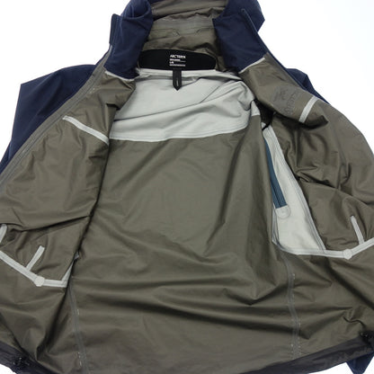 跟新品一样◆Arc'teryx Beta SL Hybrid 夹克外套 Gore-Tex 23705 男士海军蓝 L Beta SL Hybrid 夹克 TUI GORE-TEX ARC'TERYX [AFB37] 