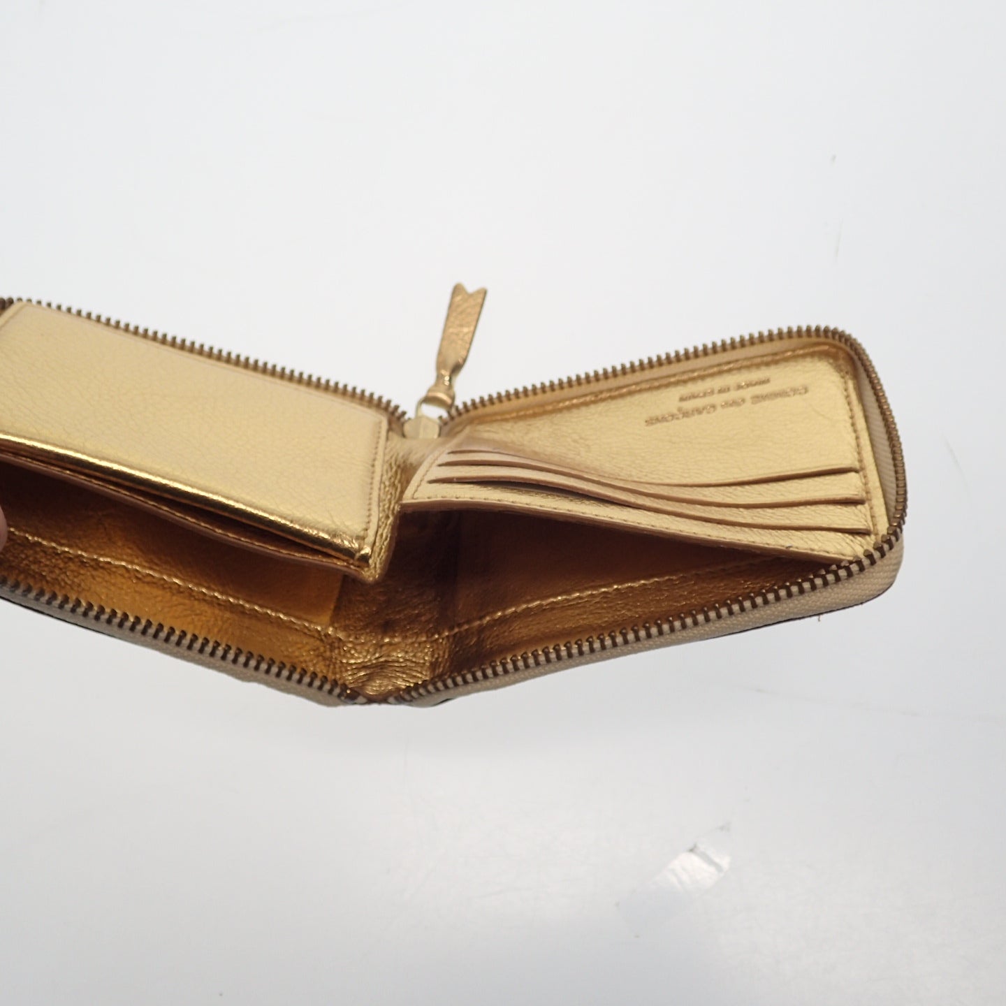 COMME des GARCONS Round Zip Wallet Gold 2022 Made in Spain COMME des GARCONS [AFI9] [Used] 
