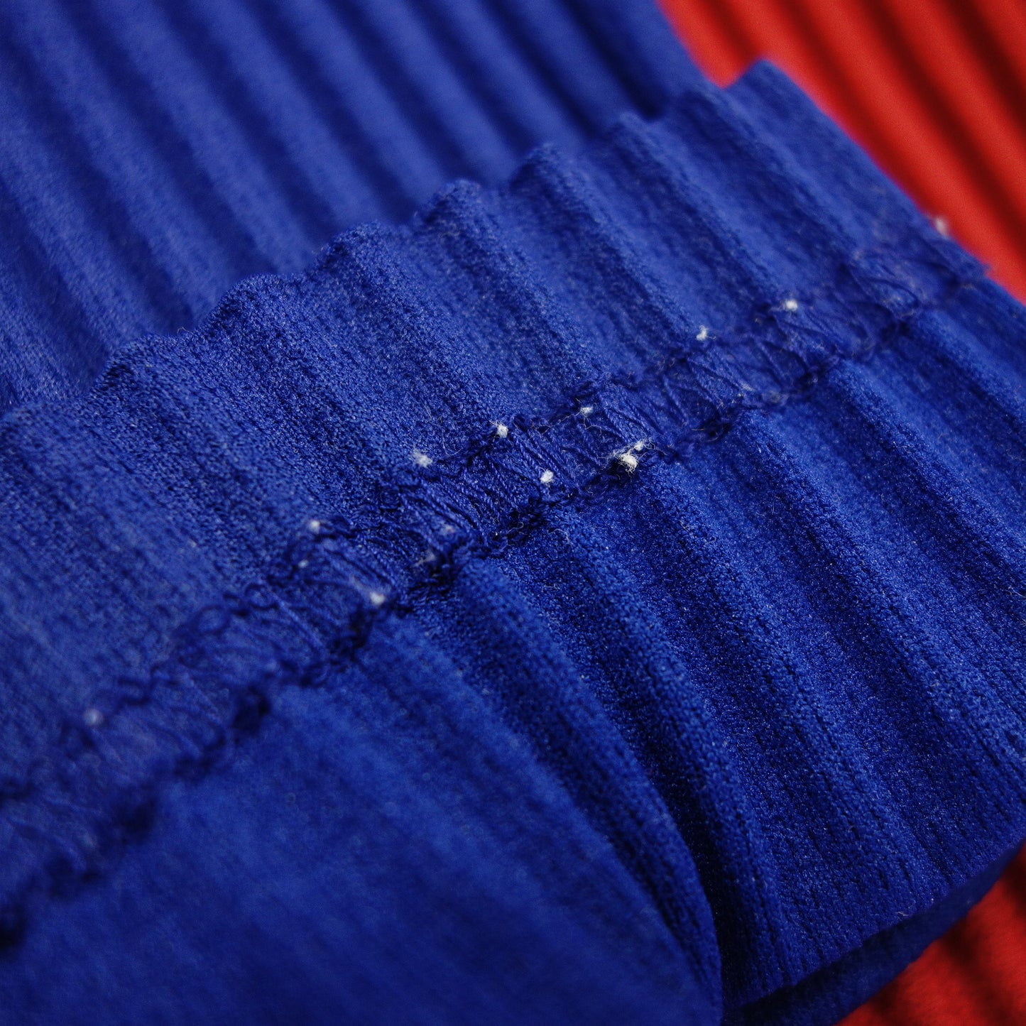品相良好◆Issey Miyake HOMME PLISSE 长袖 T 恤剪裁和缝制褶皱 HP93JK201 双色男式红 x 蓝色 ISSEY MIYAKE HOMME PLISSE [AFB29] 