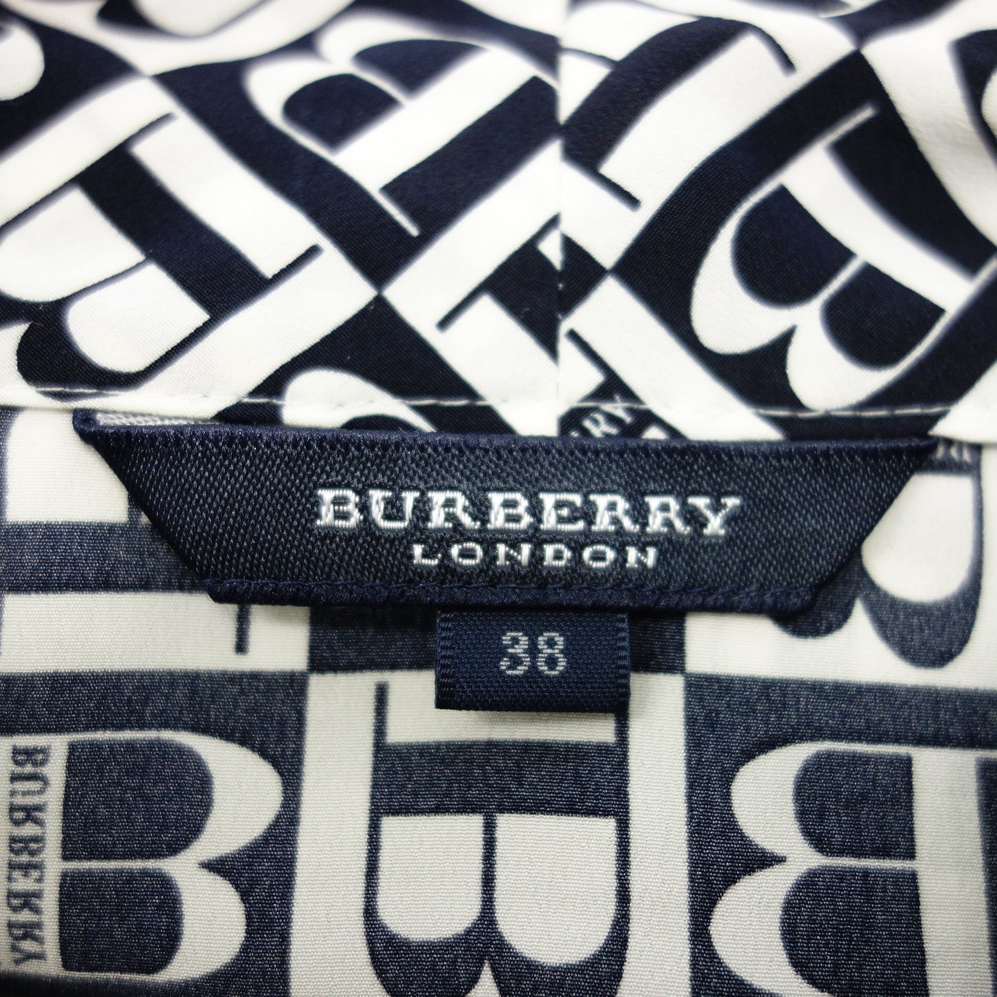 バーバリー セットアップ ボウタイシャツ プリーツスカート モノグラム レディース ブラック/ホワイト BURBERRY【AFB23】【中古】