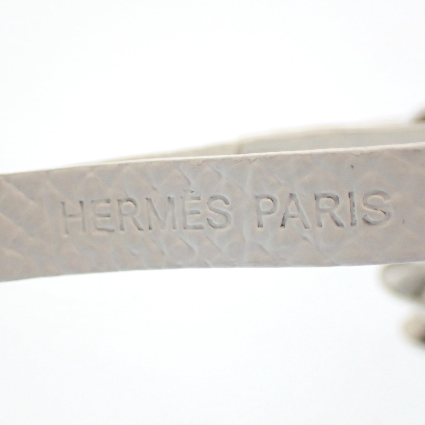 Good Condition◆Hermes Pin Badge Brooch Leather Leaf Motif Silver x White HERMES [AFI12] 