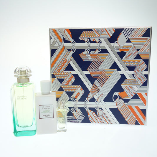 極美品◆エルメス ナイルの庭 オードトワレ 100ml ＆7.5ml ボディローション 80ml ギフトセット HERMES UN JARDIN SUR LE NIL【AFI19】