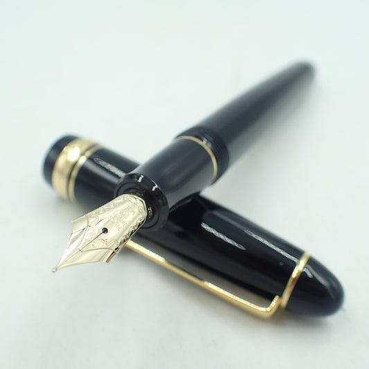 Like new ◆ Pilot Fountain Pen Custom 742 14K-585 WA Black x Gold with ink cartridge PILOT [AFI6] 