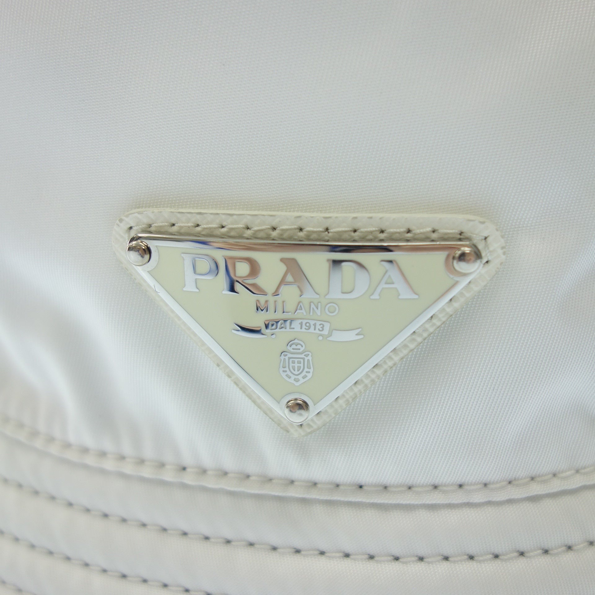 プラダ バケットハット 三角プレート 98339 ホワイト XL PRADA【AFI23