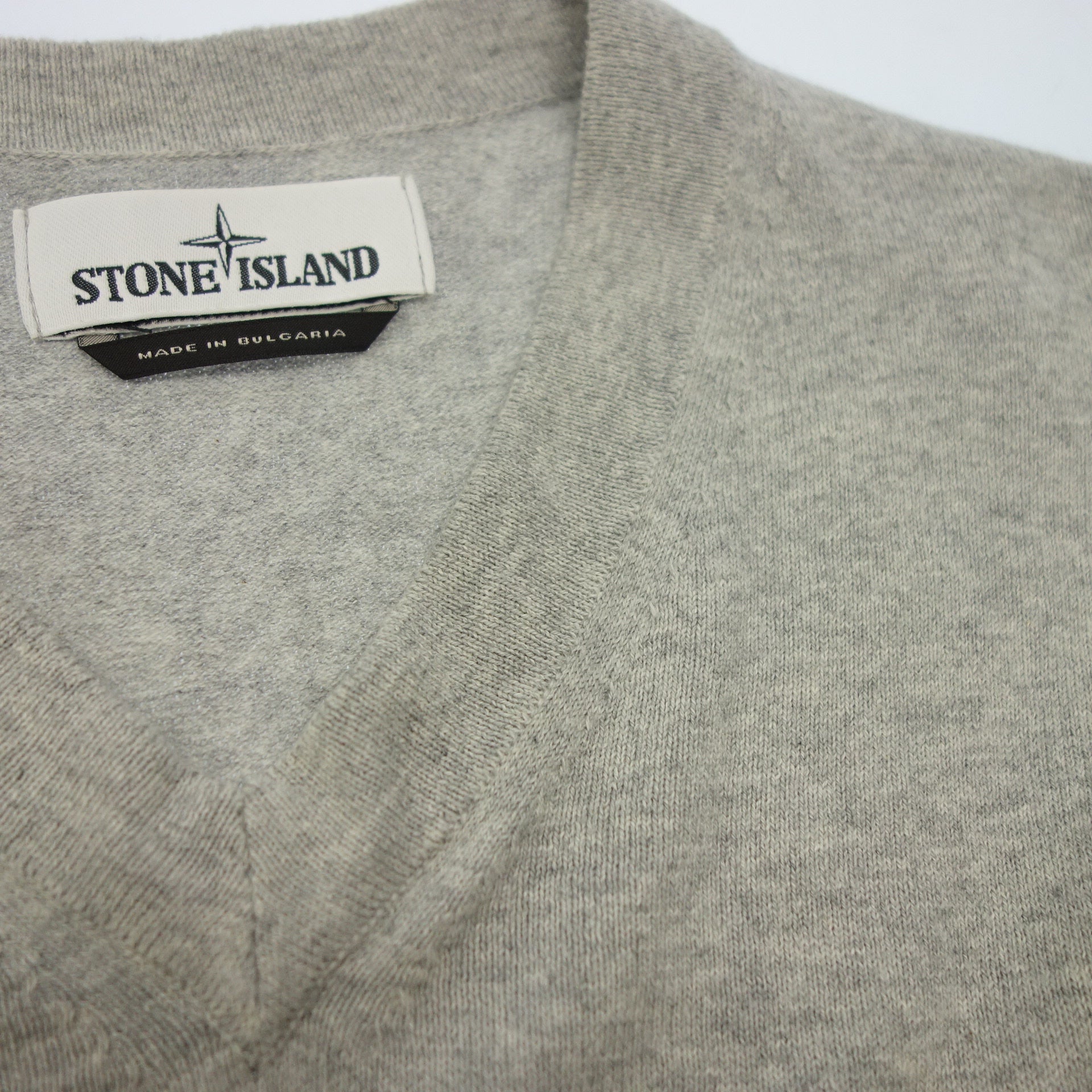 中古◆ストーンアイランド ニットセーター Vネック 肩ロゴ サイズS メンズ グレー STONE ISLAND【AFB30】