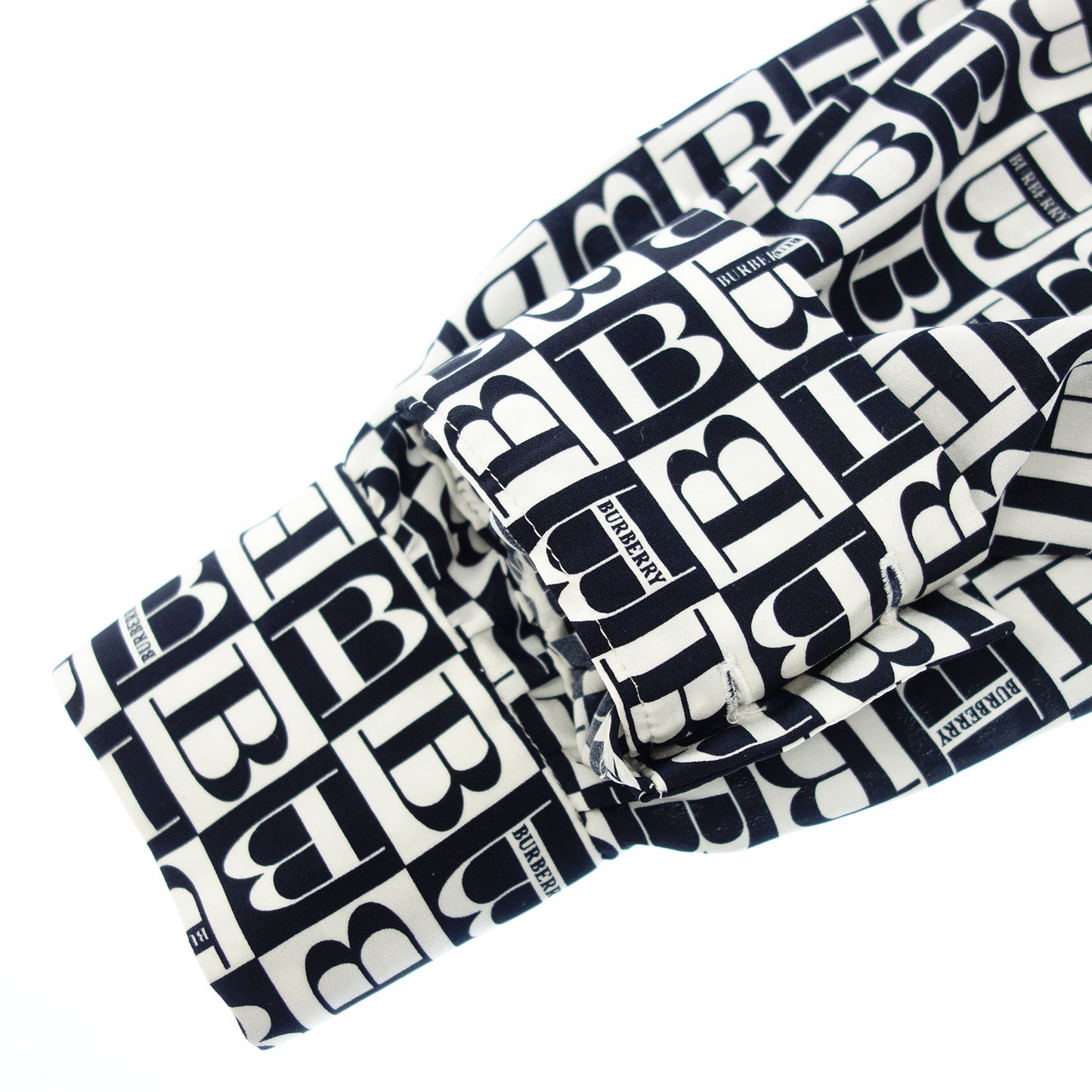 Burberry Setup Bowtie Shirt Pleated Skirt Monogram Women's Black/White BURBERRY [AFB23] [Used] 