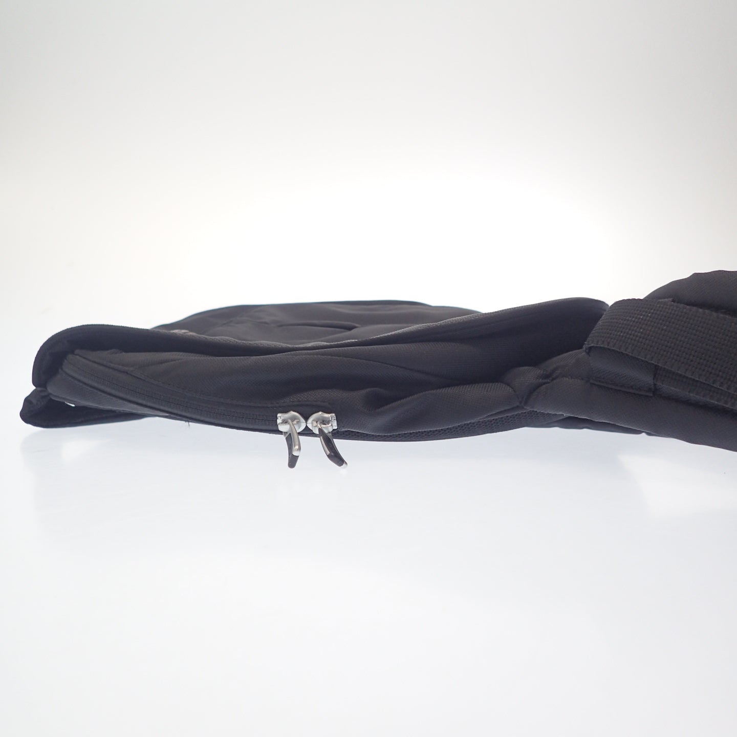 中古◆トゥミ ショルダーバッグ 5104D ブラック TUMI【AFE10】