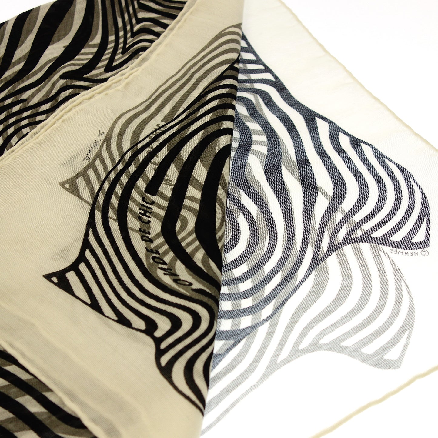 Hermes Scarf ONDE DE CHIC Sophisticated Wave Silk x Cashmere White x Black with Box HERMES [AFI21] [Used] 