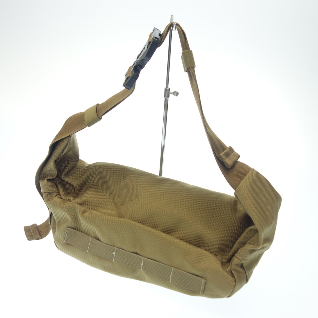 Very good condition ◆ Briefing Master Pod Body Bag Made in USA Ballistic Nylon Khaki BRIEFING MASTER POD [AFE12] 