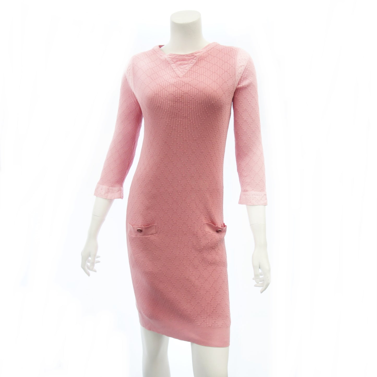 Good condition ◇ Chanel knit dress here mark P45 ladies pink 36 CHANEL – ストックラボ|ブランドヴィンテージ通販 Good condition ◇ Chanel knit dress here mark P45 ladies pink 36 CHANEL – ストックラボ|ブランドヴィンテージ通販