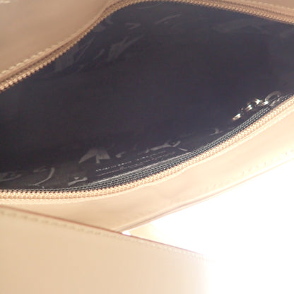 Used ◆Salvatore Ferragamo shoulder bag silver metal fittings leather beige Salvatore Ferragamo [AFE12] 